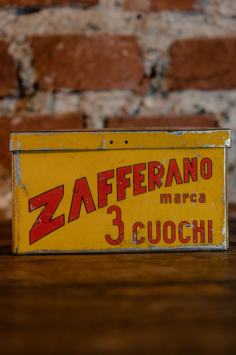 1930/40's Zafferano 3 Cuochi Tin Box