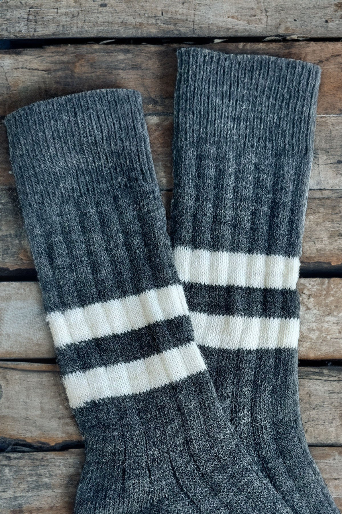 Heritage9.1 - Alpaca Vintage - Dark Grey & Natural Stripes