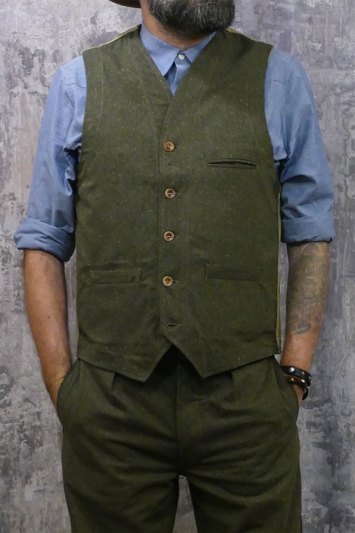 Captain Santors - Wool Cotton Blend Vest in green with rust stripes