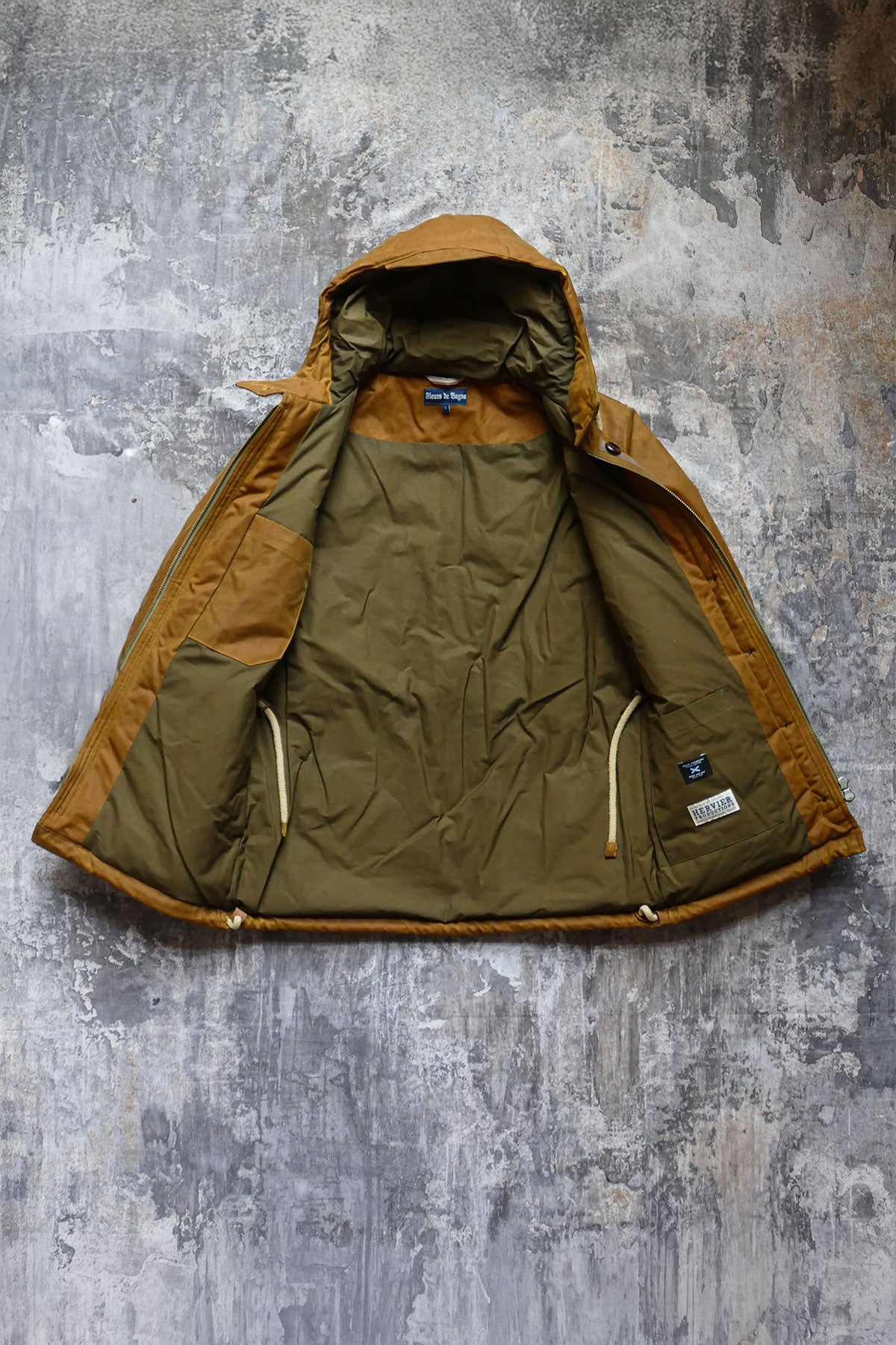 Fleurs de Bagne - Snow Parka in Gold