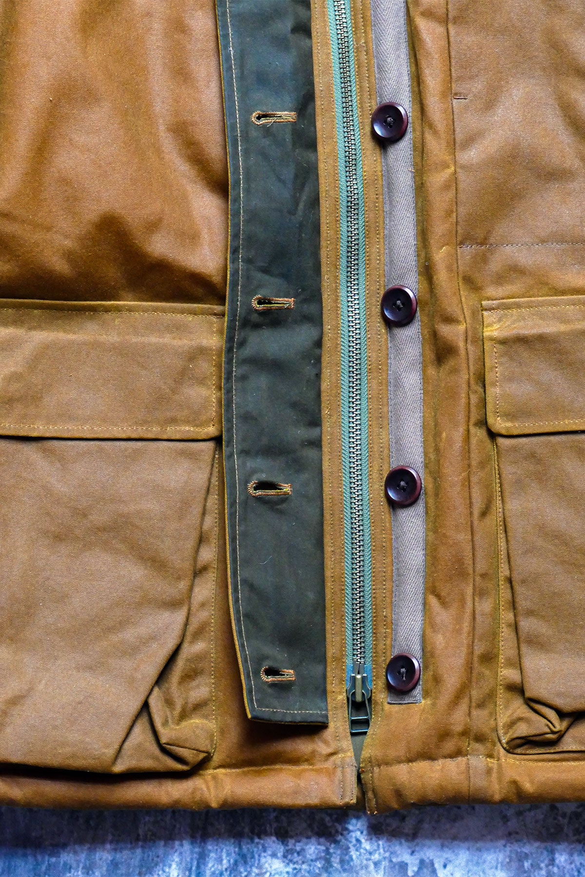 Fleurs de Bagne - Snow Parka in Gold