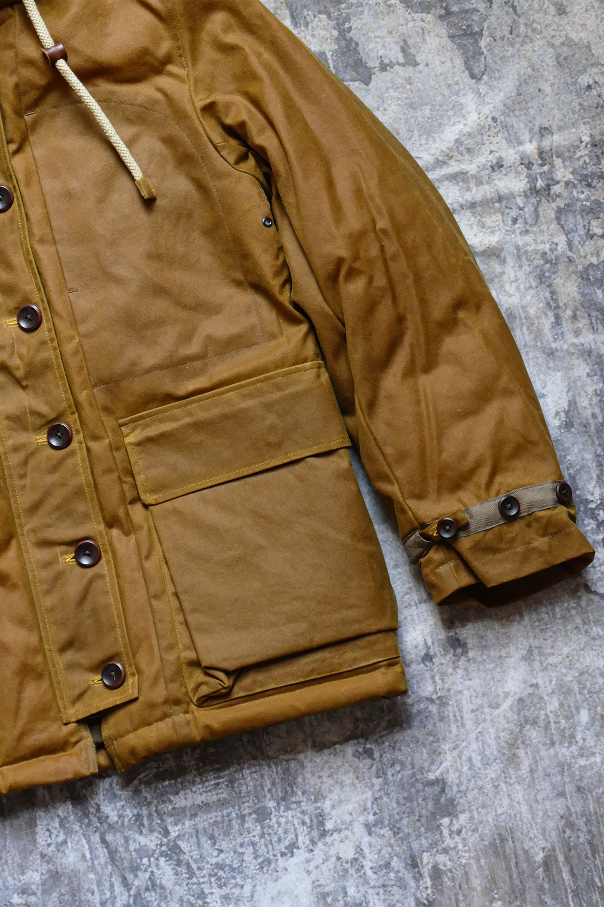 Fleurs de Bagne - Snow Parka in Gold