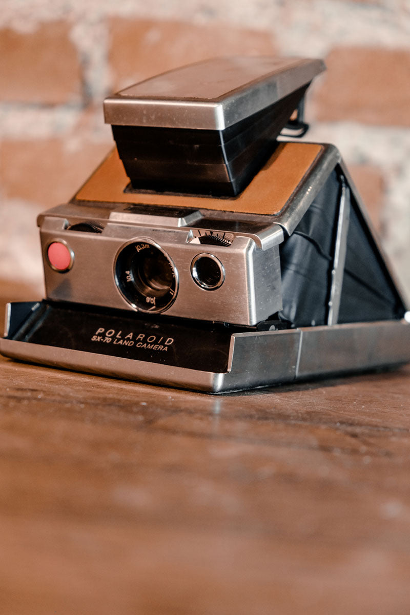 1972 Polaroid SX-70 Land Silver/Brown – The Rugged Society